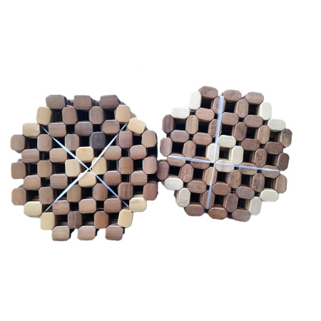 Подставка деревянная с узором