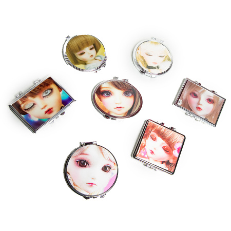 Зеркало глаз мал.